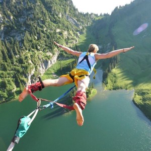 在线体育博彩-怒火边缘，欧冠之夜国米指挥区与波尔图替补席的失控瞬间，以便我为您生成标题。